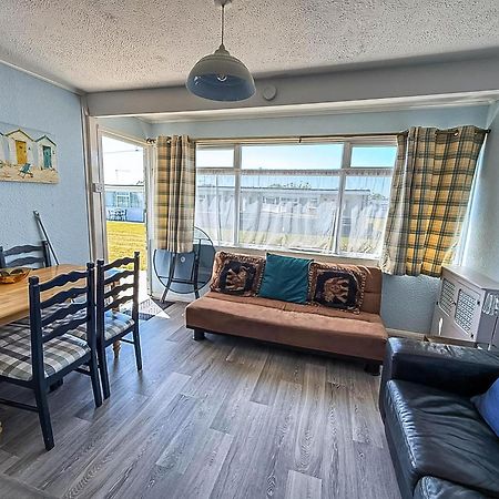 Scratby Lovely 4 Berth Chalet For Hire At California Sands In Norfolk Ref 52350Cs מראה חיצוני תמונה